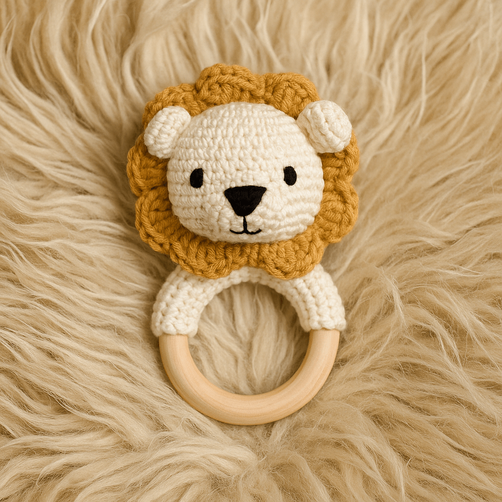 Sonaglio in crochet per neonati in legno naturale – Vari animali handmade - Sorelle Kreative