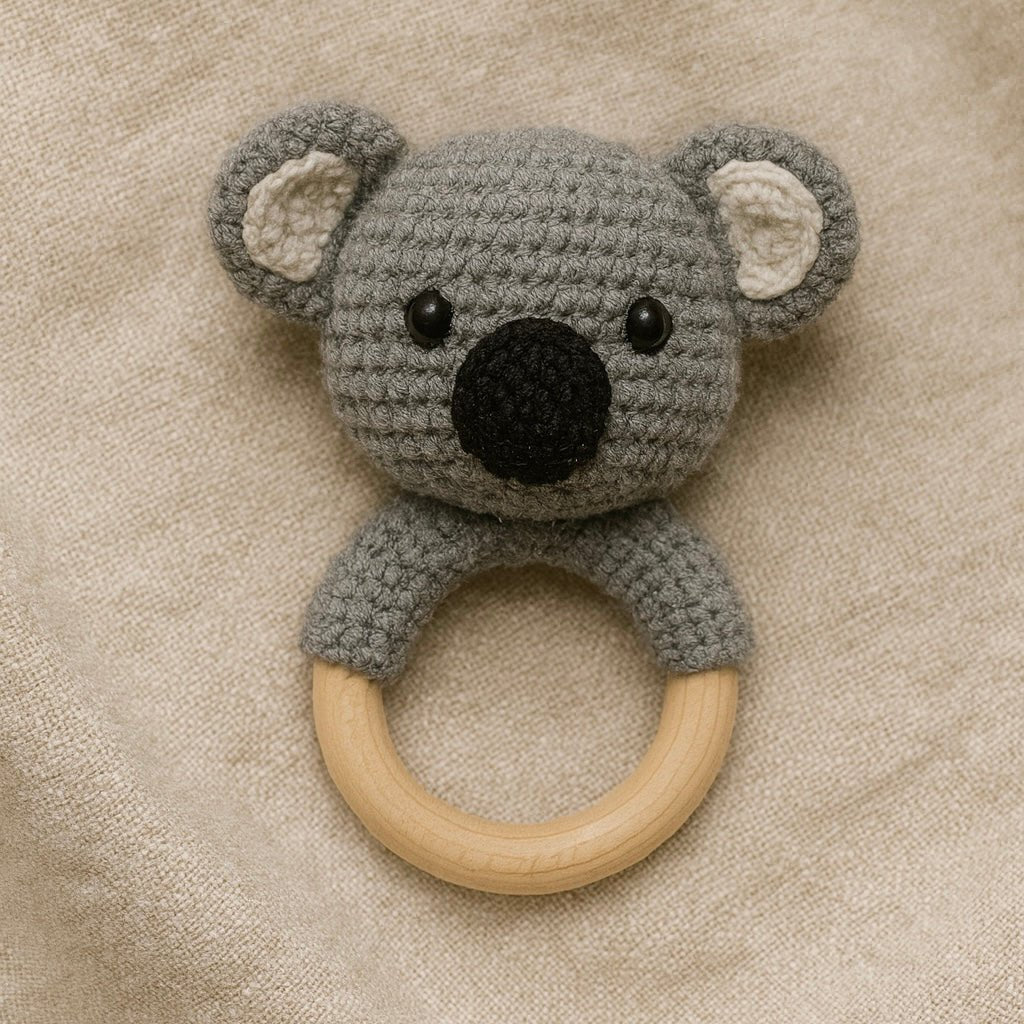 Sonaglio in crochet per neonati in legno naturale – Vari animali handmade - Sorelle Kreative