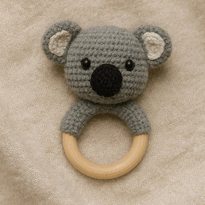 Sonaglio in crochet per neonati in legno naturale – Vari animali handmade - Sorelle Kreative